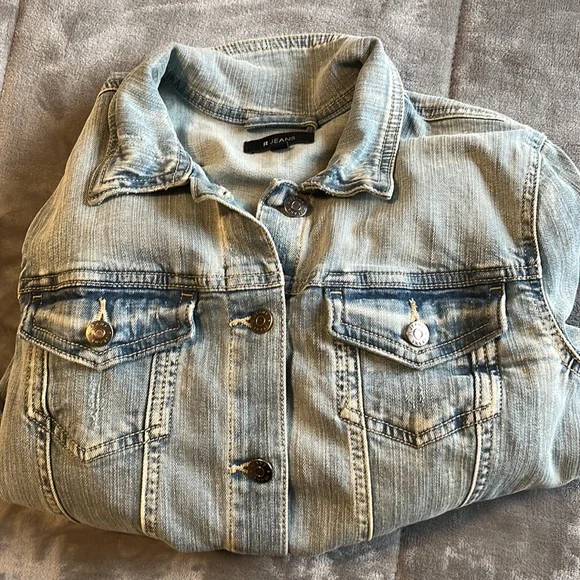 Jean Jacket - Picture 2 of 3